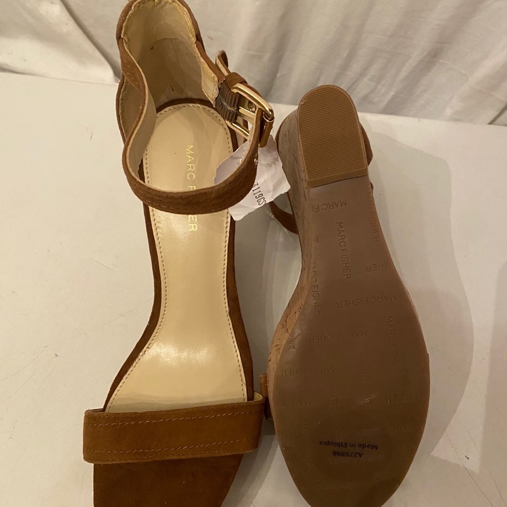Marc Fisher brown suede platform sandals - Picture 6 of 7